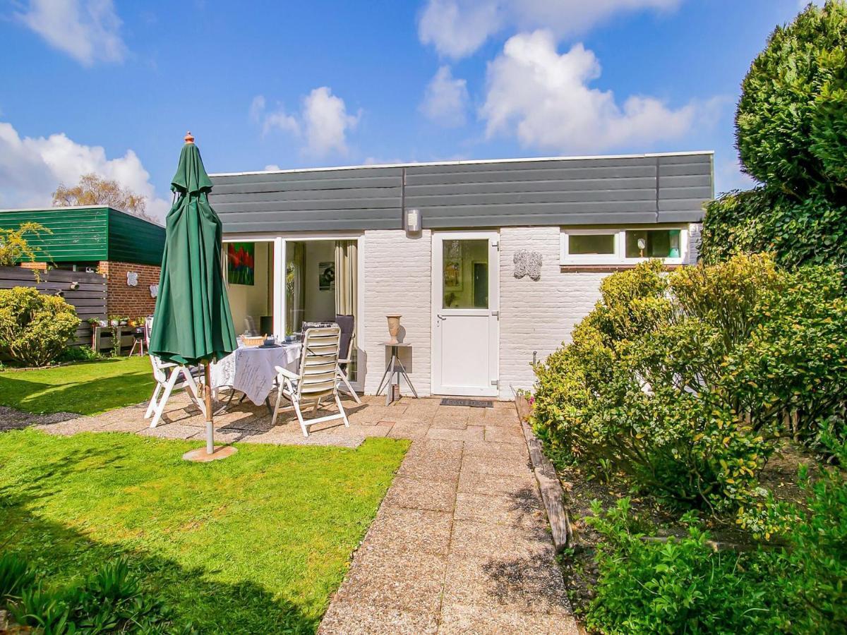 Lovely Bungalow In Noordwijkerhout With Garden ภายนอก รูปภาพ