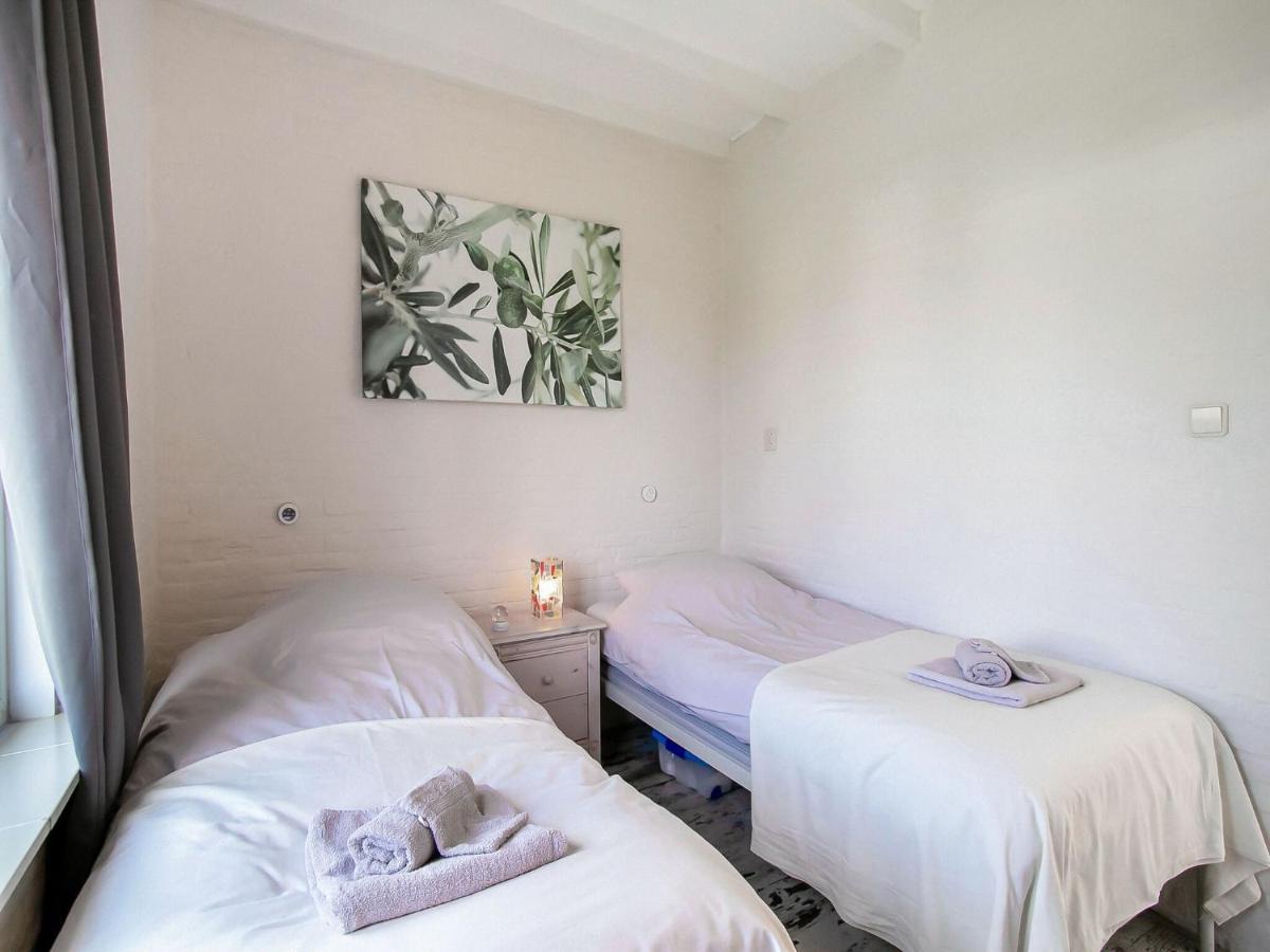 Lovely Bungalow In Noordwijkerhout With Garden ภายนอก รูปภาพ