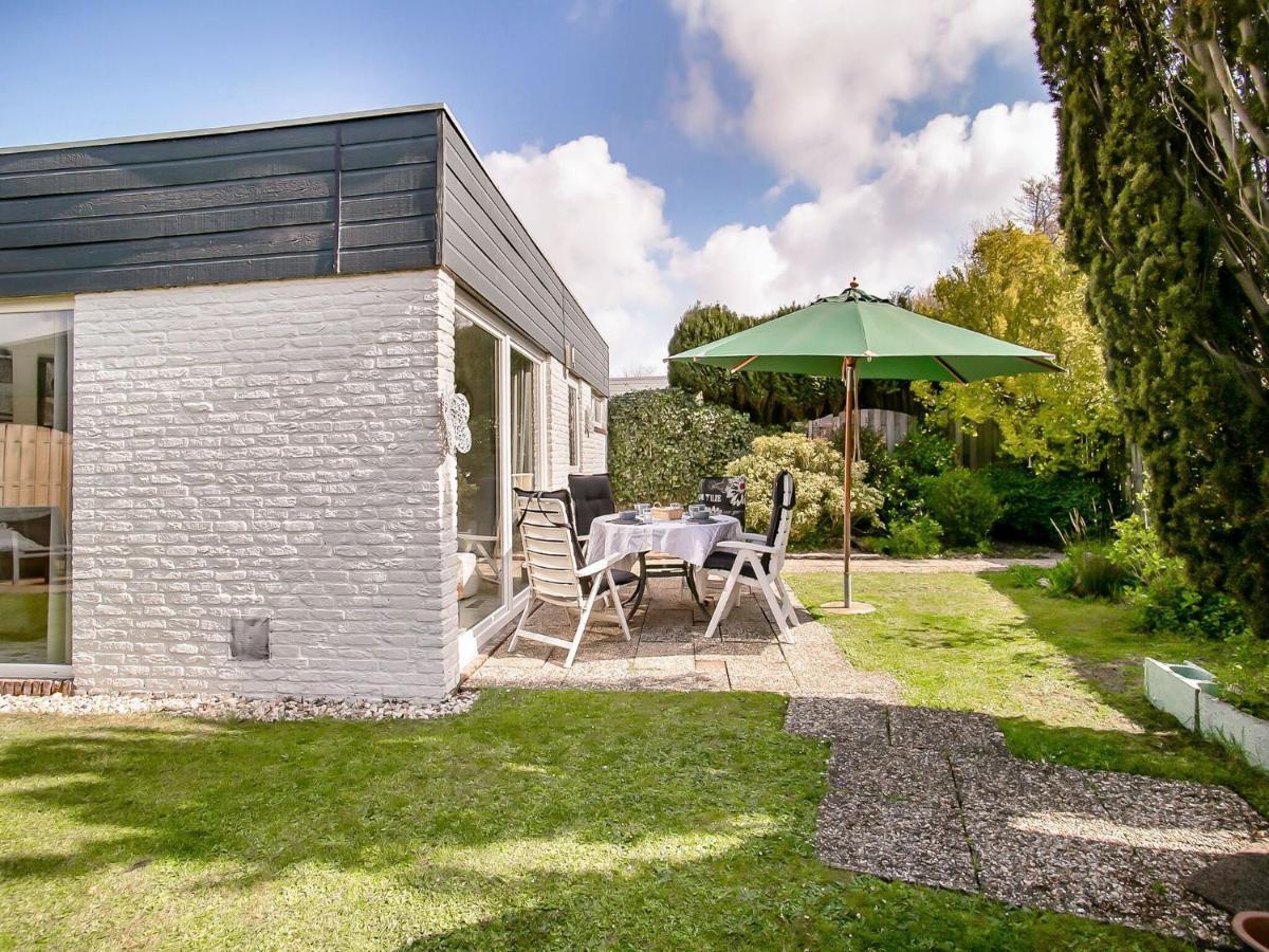 Lovely Bungalow In Noordwijkerhout With Garden ภายนอก รูปภาพ