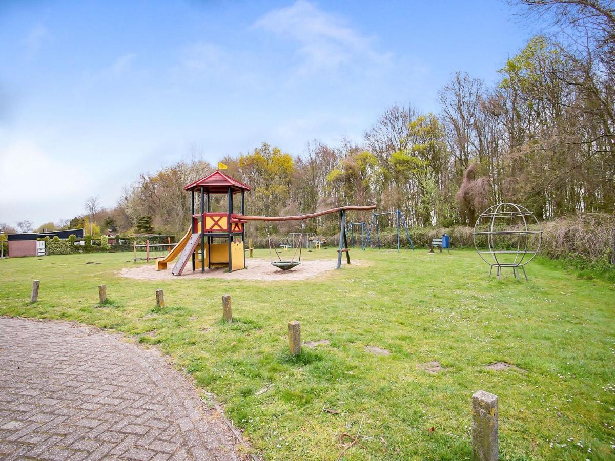 Lovely Bungalow In Noordwijkerhout With Garden ภายนอก รูปภาพ